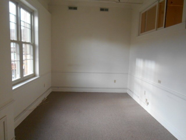 More Photos Of 328 Neville St, Beckley Office For Lease