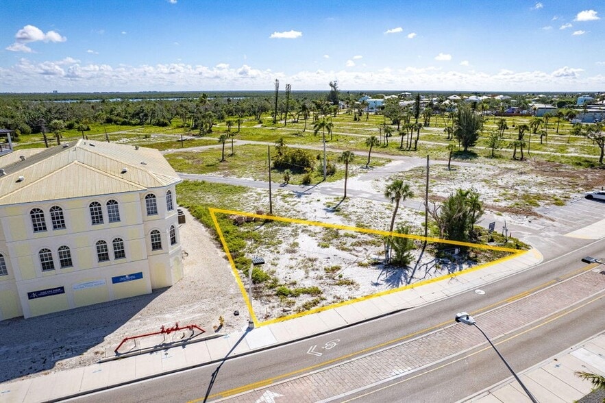 More Photos Of 2915 Estero Blvd, Fort Myers Land For Sale