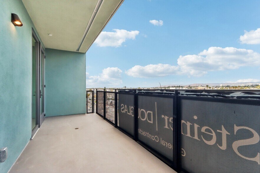 More Photos Of 9900 Venice Blvd, Culver City Apartments For Lease