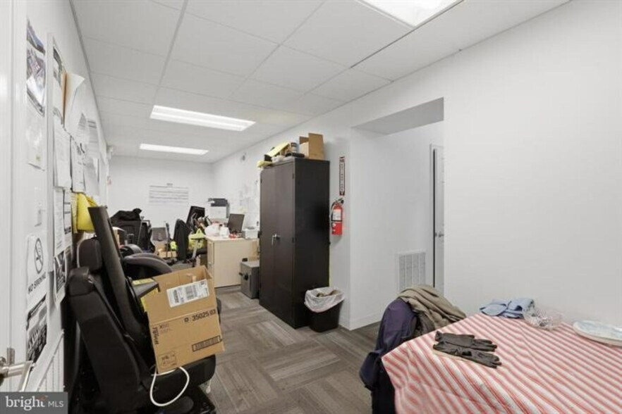 More Photos Of 23 S Colonial Dr, Hagerstown Office For Sale
