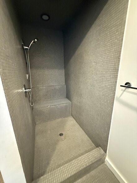 More Photos Of 250 3rd Ave, Venice Apartments For Sale