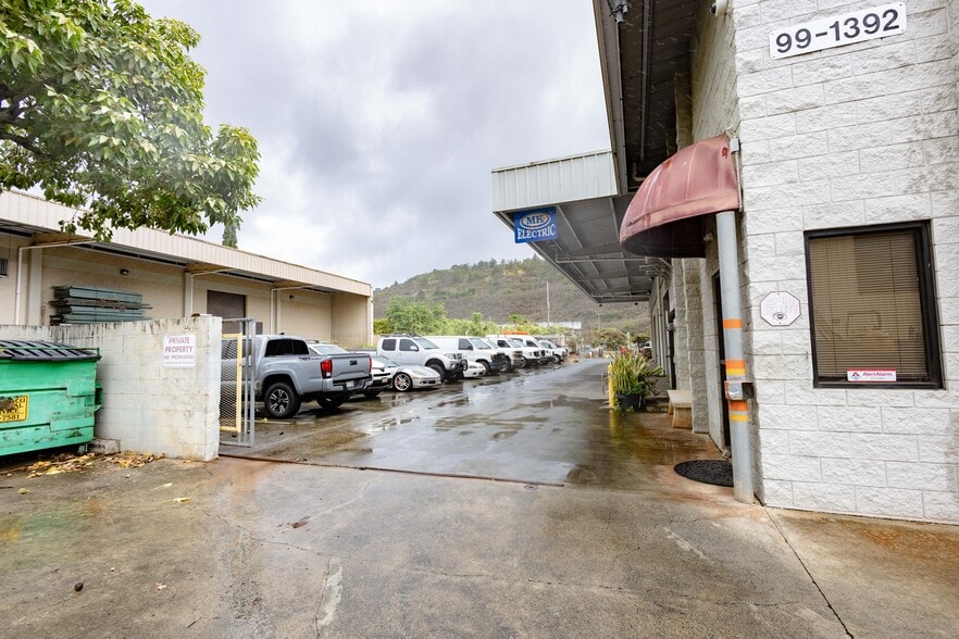 More Photos Of 99-1392 Koaha Pl, Honolulu Warehouse For Sale