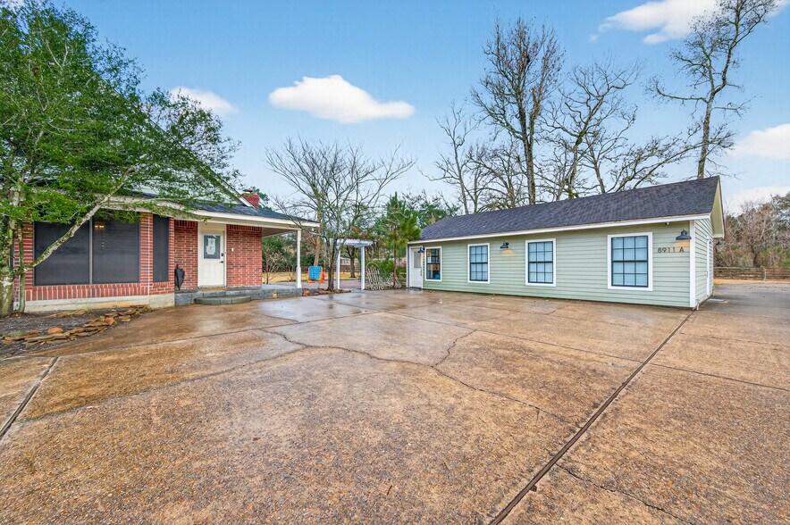 More Photos Of 8911 West Ln, Magnolia Office For Sale