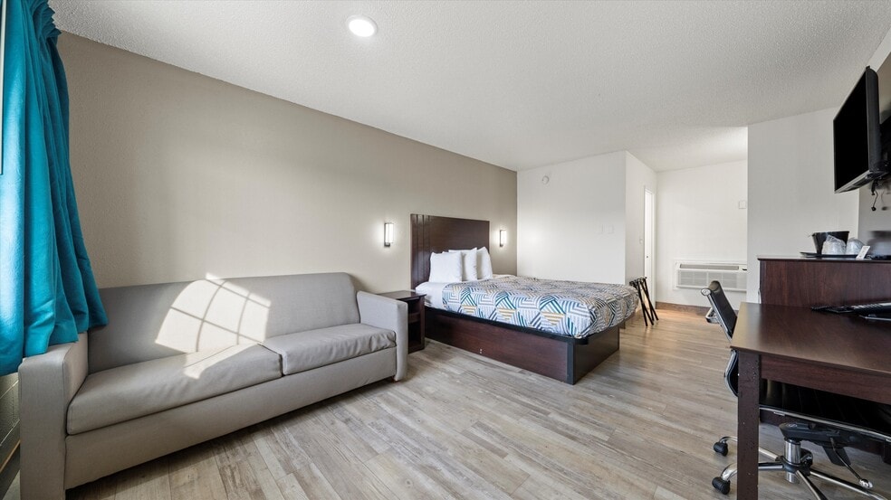 More Photos Of 635 S Highway 395, Hermiston Hotel For Sale
