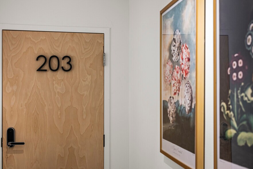 More Photos Of 9-13 Broadway St, Asheville Storefront Retail Office For Sale