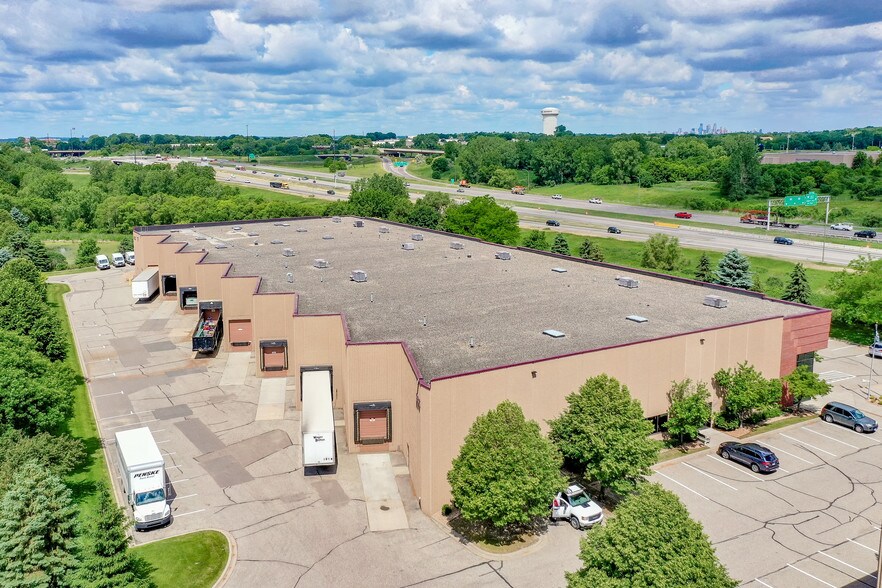 More Photos Of 935 Blue Gentian Rd, Eagan Unknown For Lease