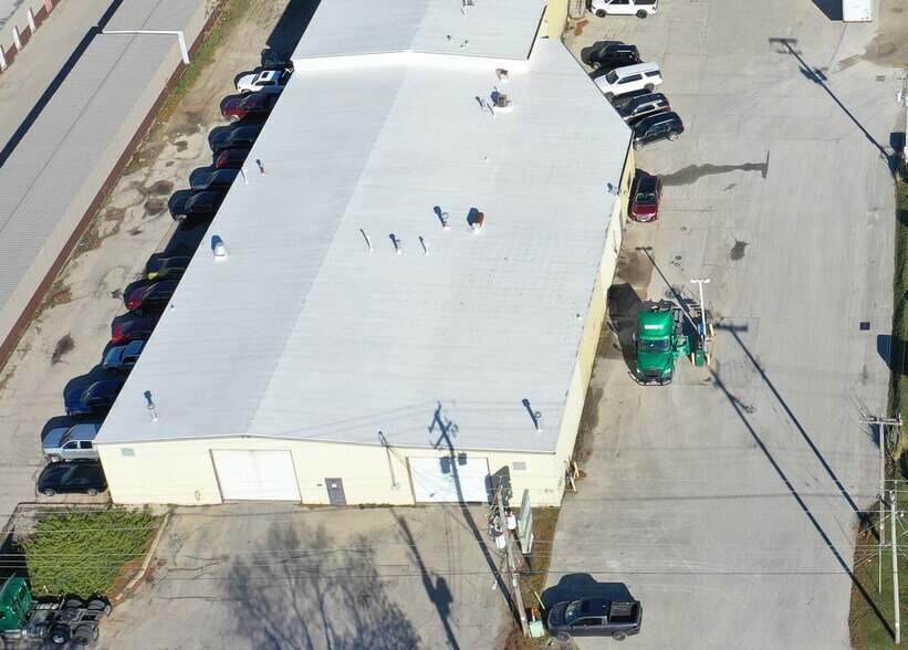 Primary Photo Of 2316 W Everett St, Appleton Industrial For Lease