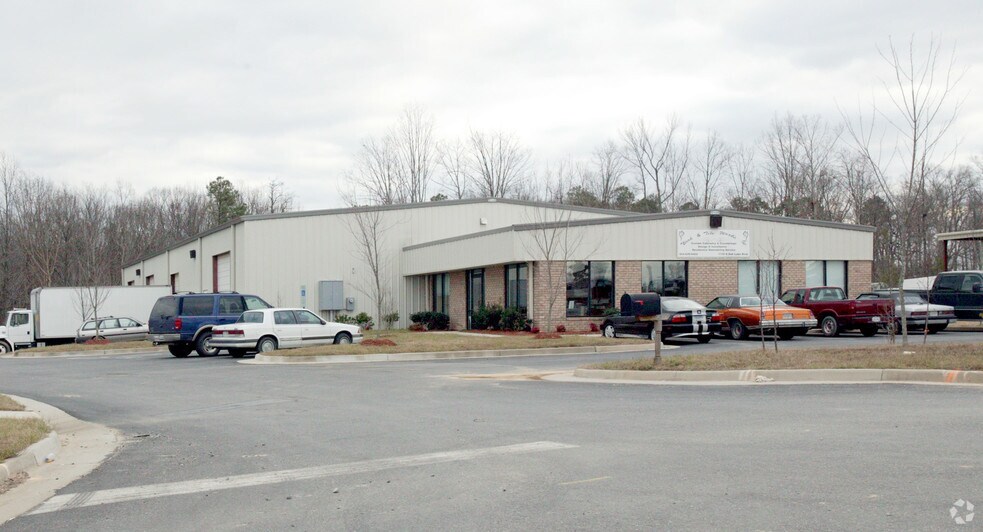 More Photos Of 1720 E Oak Lake Blvd, Midlothian Warehouse For Lease