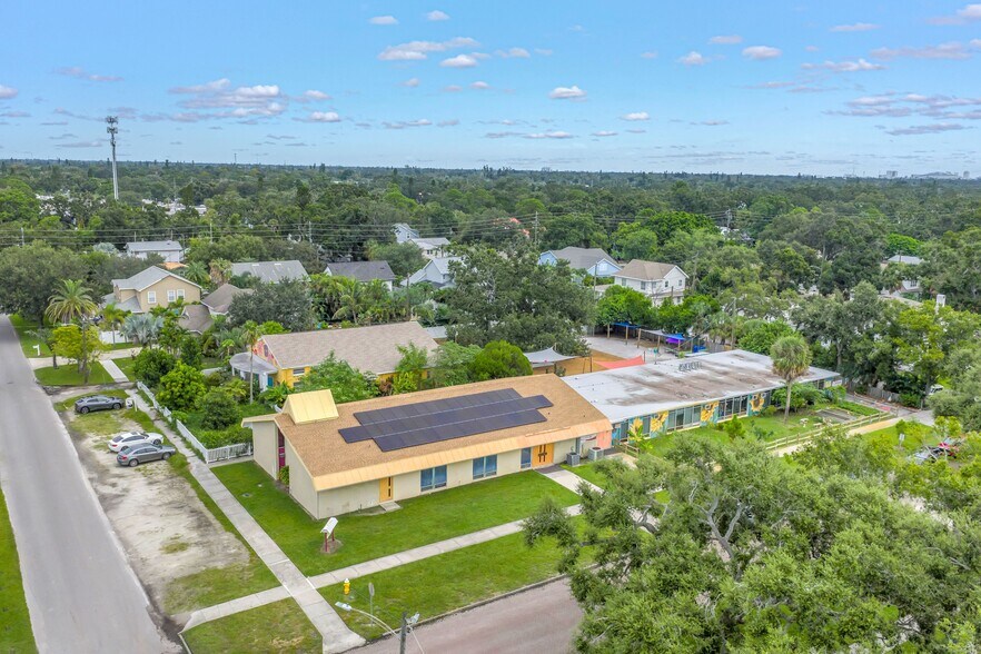 More Photos Of 2632 54th St S, Gulfport Specialty For Lease