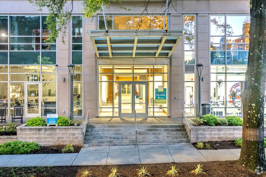 More Photos Of 500 E Morehead St, Charlotte Office For Lease