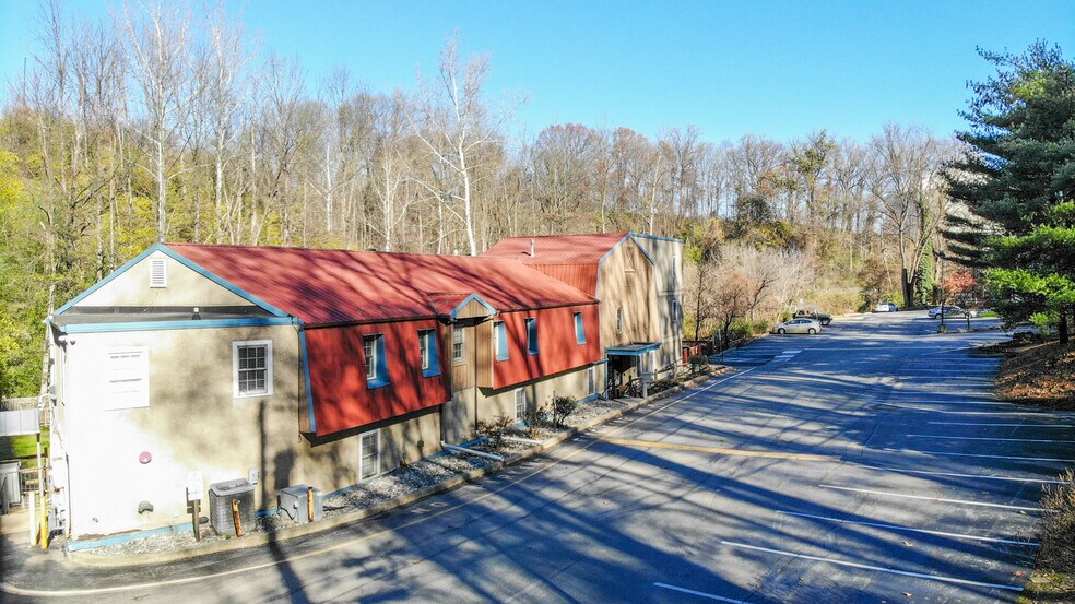 More Photos Of 14 Balligomingo Rd, Conshohocken Unknown For Sale