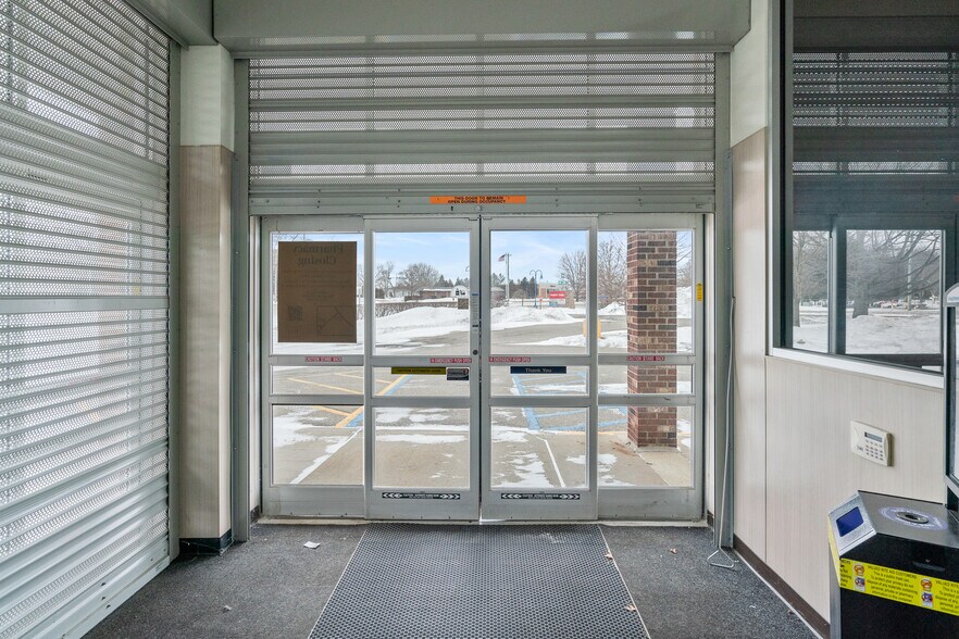 More Photos Of 195 M 66 N, Charlevoix Drugstore For Sale