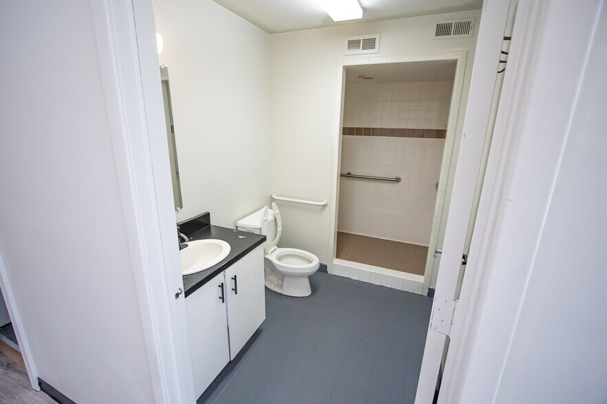 More Photos Of 200 Dillon Cir, Spartanburg Office For Sale