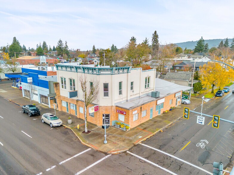 More Photos Of 811 E 1st St, Newberg Storefront Retail Residential For Lease