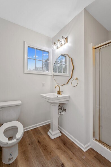 More Photos Of 609 Carteret St, Beaufort Storefront Retail Residential For Lease