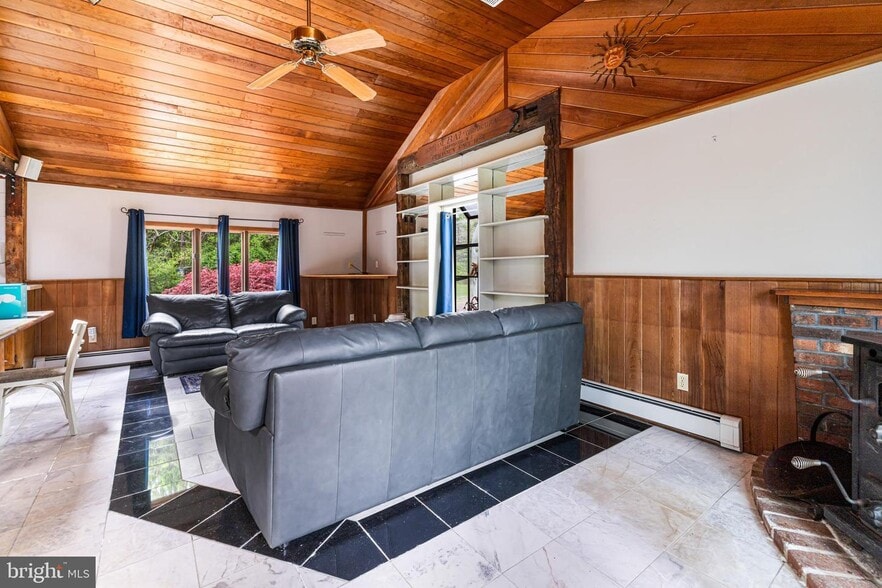 More Photos Of 271 Old Croton Rd, Flemington Restaurant For Sale