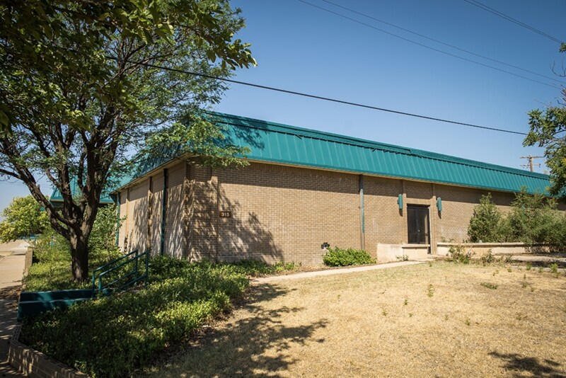 More Photos Of 9712 8th Dr, Lubbock Office For Lease