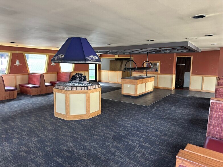 More Photos Of 1107 W Main St, Whitewater Restaurant For Lease