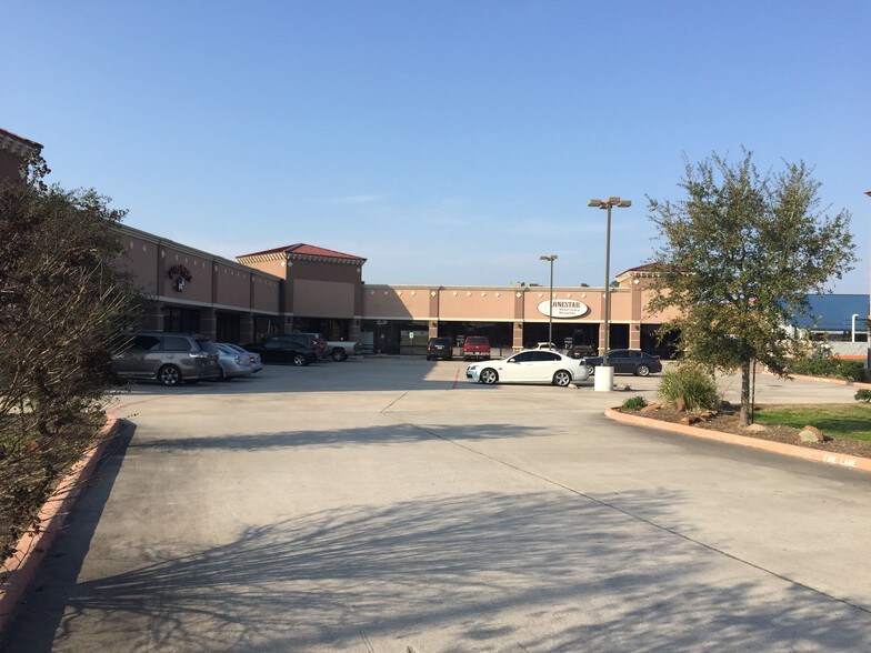 More Photos Of 6725 Atascocita Rd, Humble Unknown For Lease