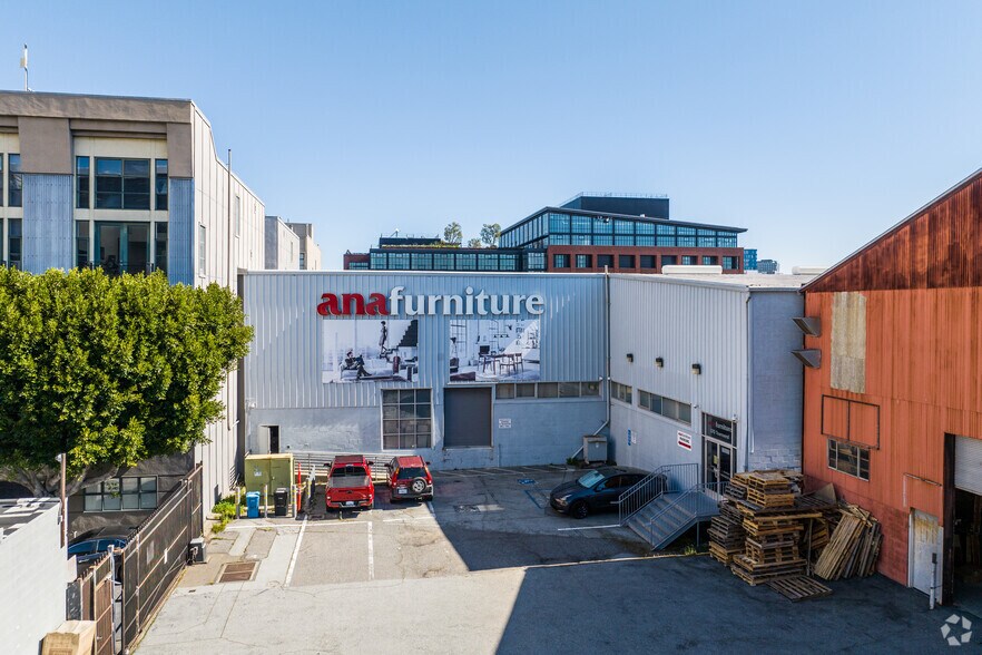 More Photos Of 570 Townsend St, San Francisco Showroom For Lease