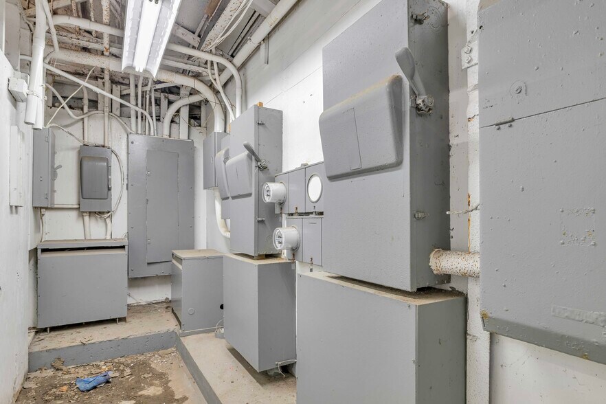 More Photos Of 7500 Bessemer Ave, Cleveland Manufacturing For Lease