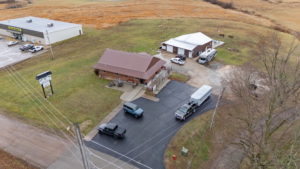 More Photos Of 714 N Saint Mary St, Pilot Knob Freestanding For Sale
