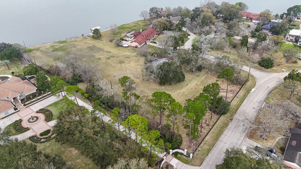 More Photos Of 205 Lakeshore Dr, Seabrook Land For Sale
