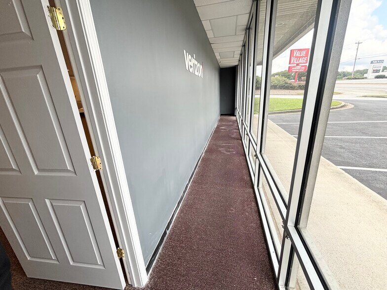 More Photos Of 3130 Highway 5, Douglasville Storefront For Lease