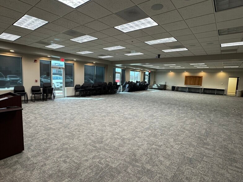 More Photos Of 6600 Westown Pky, West Des Moines Medical For Lease