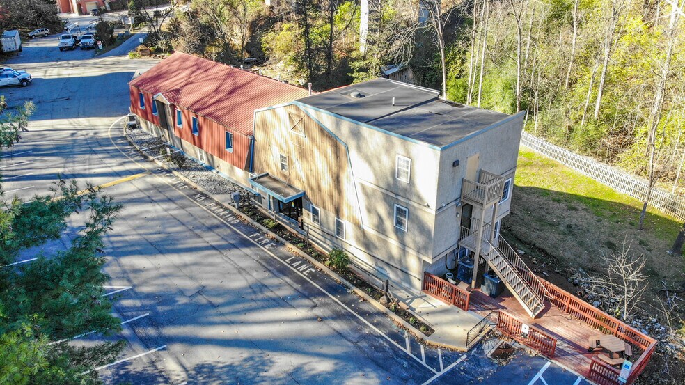 More Photos Of 14 Balligomingo Rd, Conshohocken Unknown For Sale