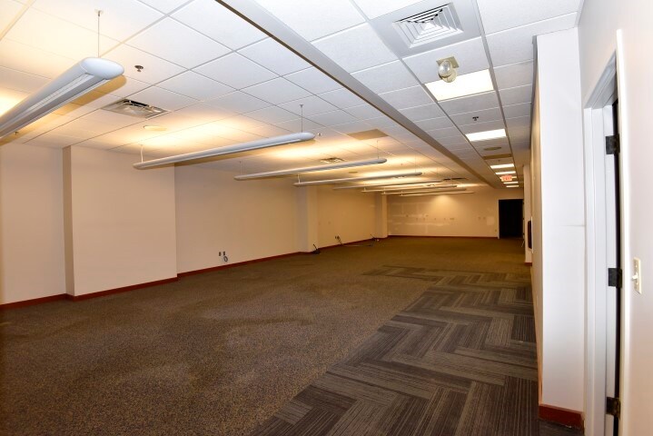 More Photos Of 2834 Northgate Dr, Iowa City Office For Lease