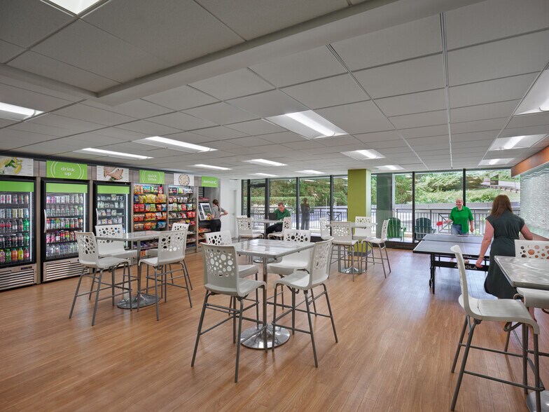 More Photos Of 100 4 Falls Corporate Ctr, Conshohocken Office For Lease