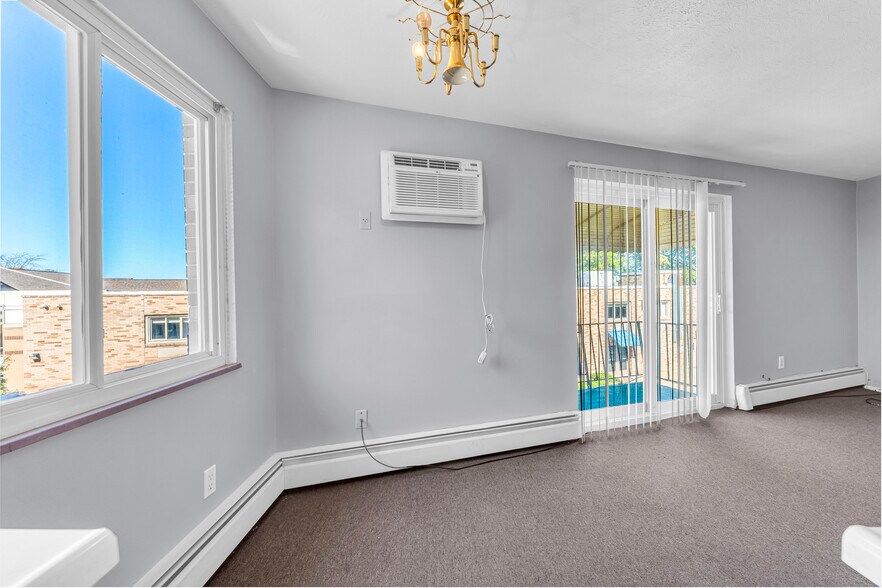 More Photos Of 18809 Bella Dr, Cleveland Apartments For Sale