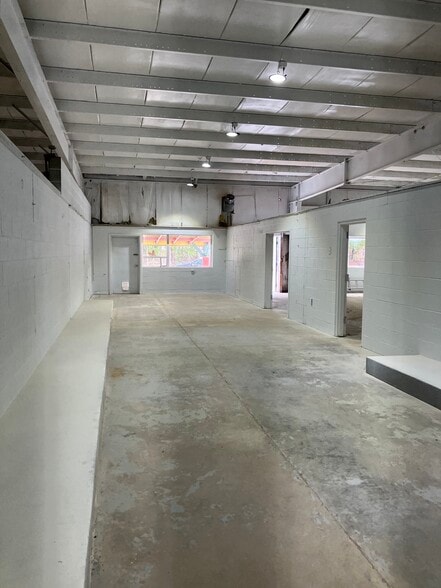 More Photos Of 7133 Sacerdote Ln, Columbus Warehouse For Lease