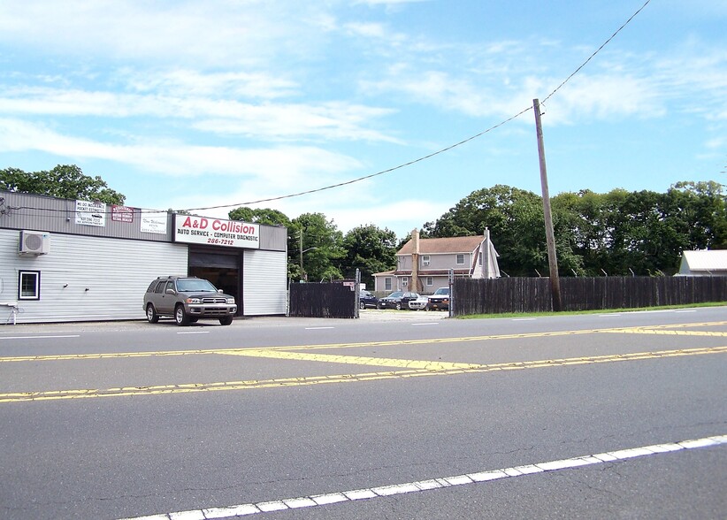 More Photos Of 2448 Montauk Hwy, Brookhaven Auto Repair For Sale
