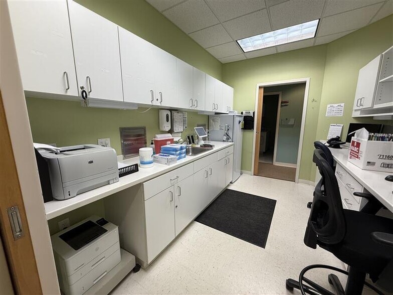 More Photos Of 410 Park Pl, Mishawaka Medical For Lease