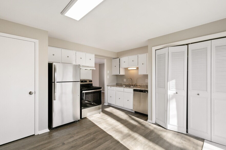 More Photos Of 180 S 20th Ave, Brighton Apartments For Sale