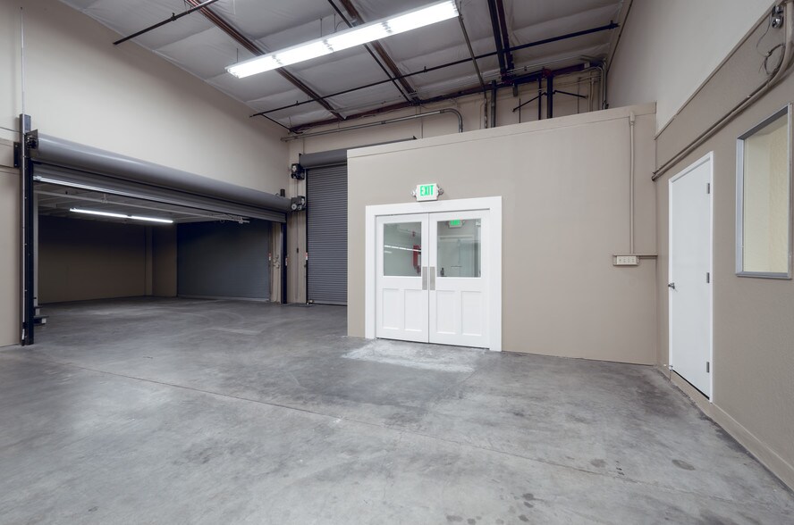 More Photos Of 901 Shasta St, Redwood City Warehouse For Lease