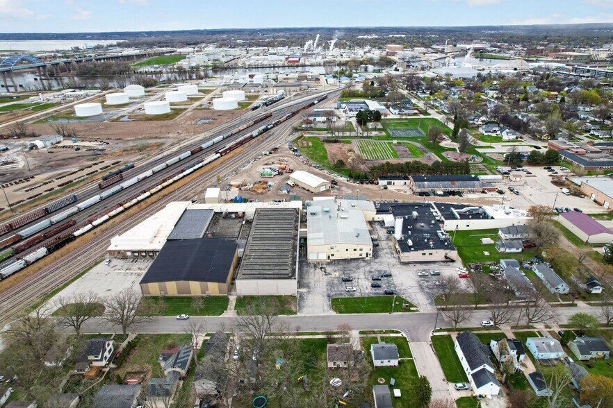 More Photos Of 1132 Lincoln St, Green Bay Warehouse For Sale