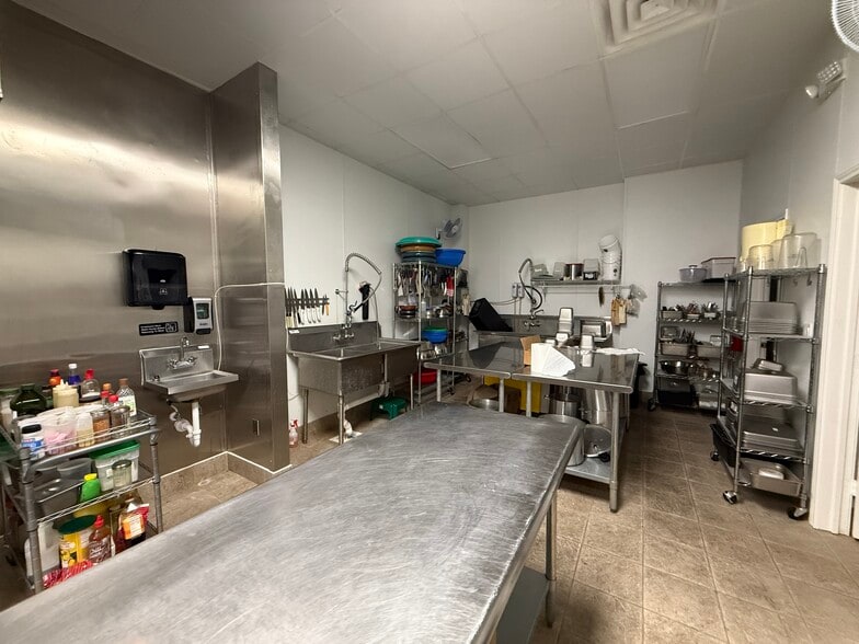 More Photos Of 12637-12641 Westheimer Rd, Houston Unknown For Lease