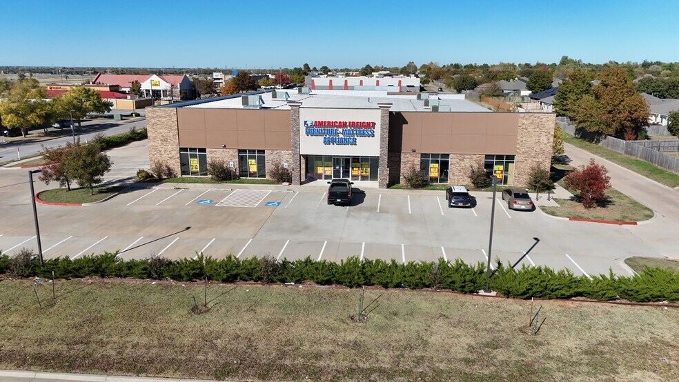Primary Photo Of 831 Sonoma Park Dr, Norman Freestanding For Sale