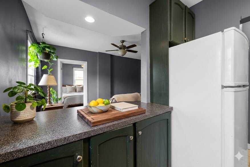 More Photos Of 320 King St E, Hamilton Storefront Retail Residential For Sale