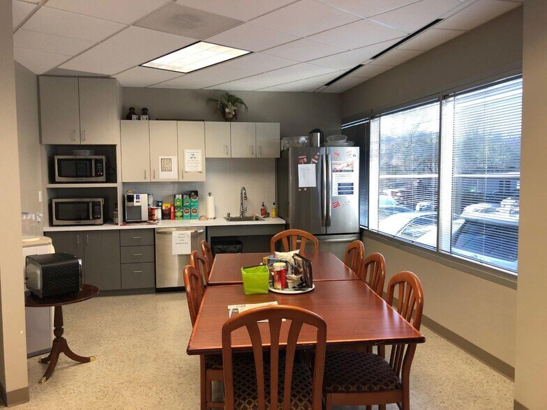 More Photos Of 2929 N Central Expy, Richardson Office For Lease