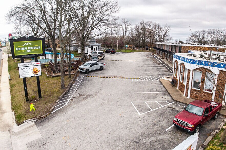 More Photos Of 10770 E State Highway 76, Branson West Hotel For Sale