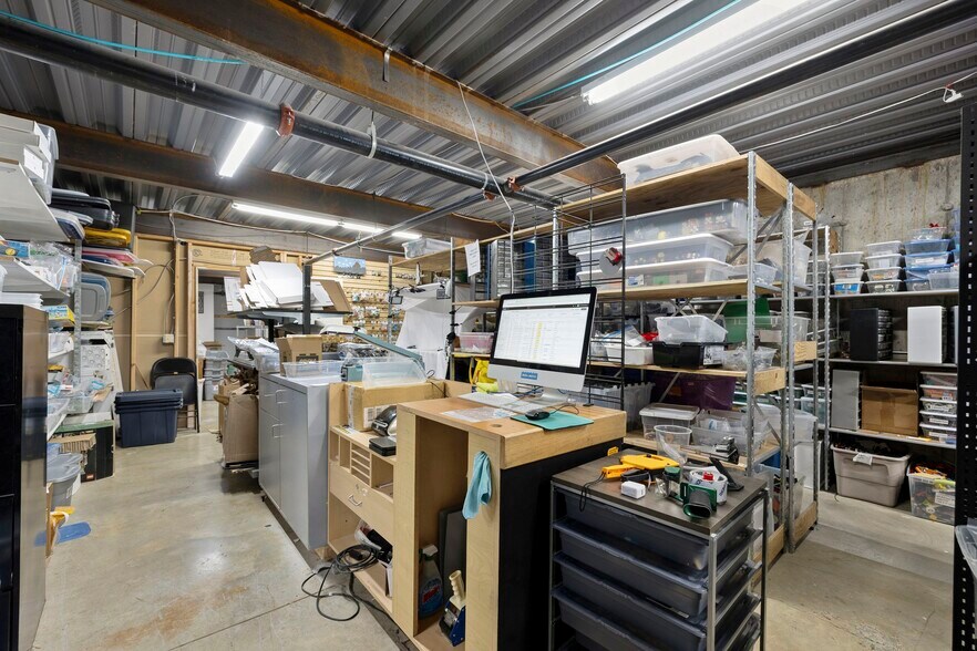 More Photos Of 1086 W South Jordan Pky, South Jordan Freestanding For Sale