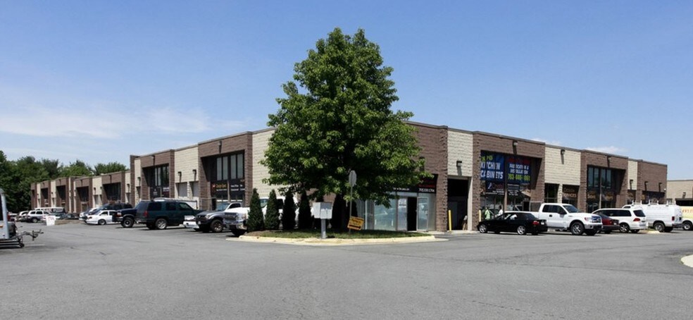 More Photos Of 14516 Lee Rd, Chantilly Warehouse For Lease