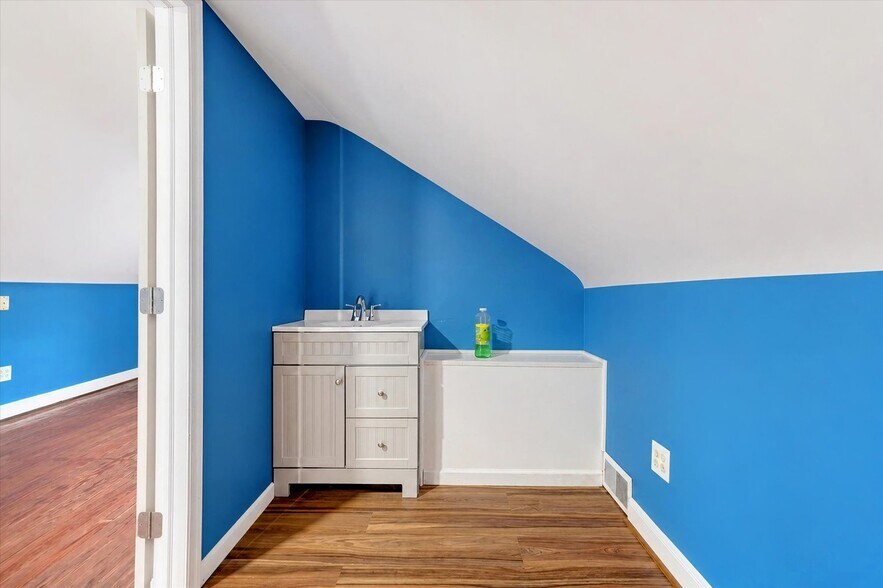 More Photos Of 2260 Carlisle Rd, York Office For Sale