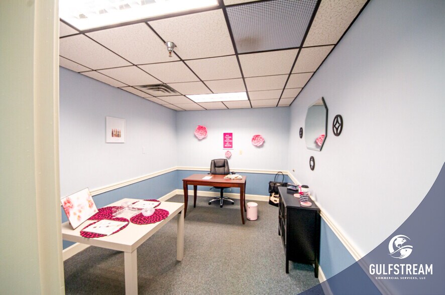 More Photos Of 3001 Taylor Springs Dr, Louisville Office For Sale