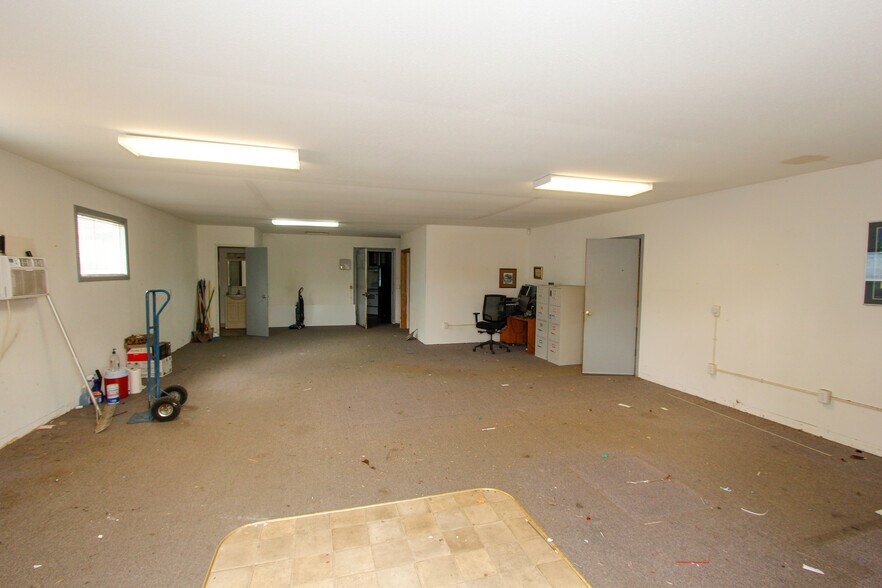 More Photos Of 1624 Ferry St SW, Albany Office For Sale