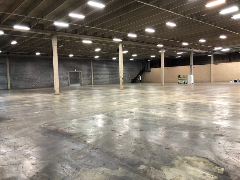 More Photos Of 1817 Westinghouse Blvd, Charlotte Warehouse For Lease